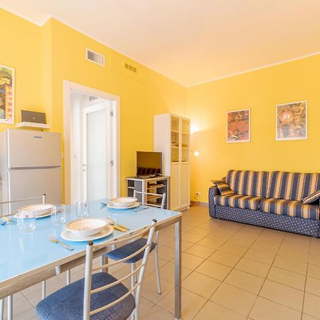 Asti Comentina Railway Functional Flat Buitenkant foto